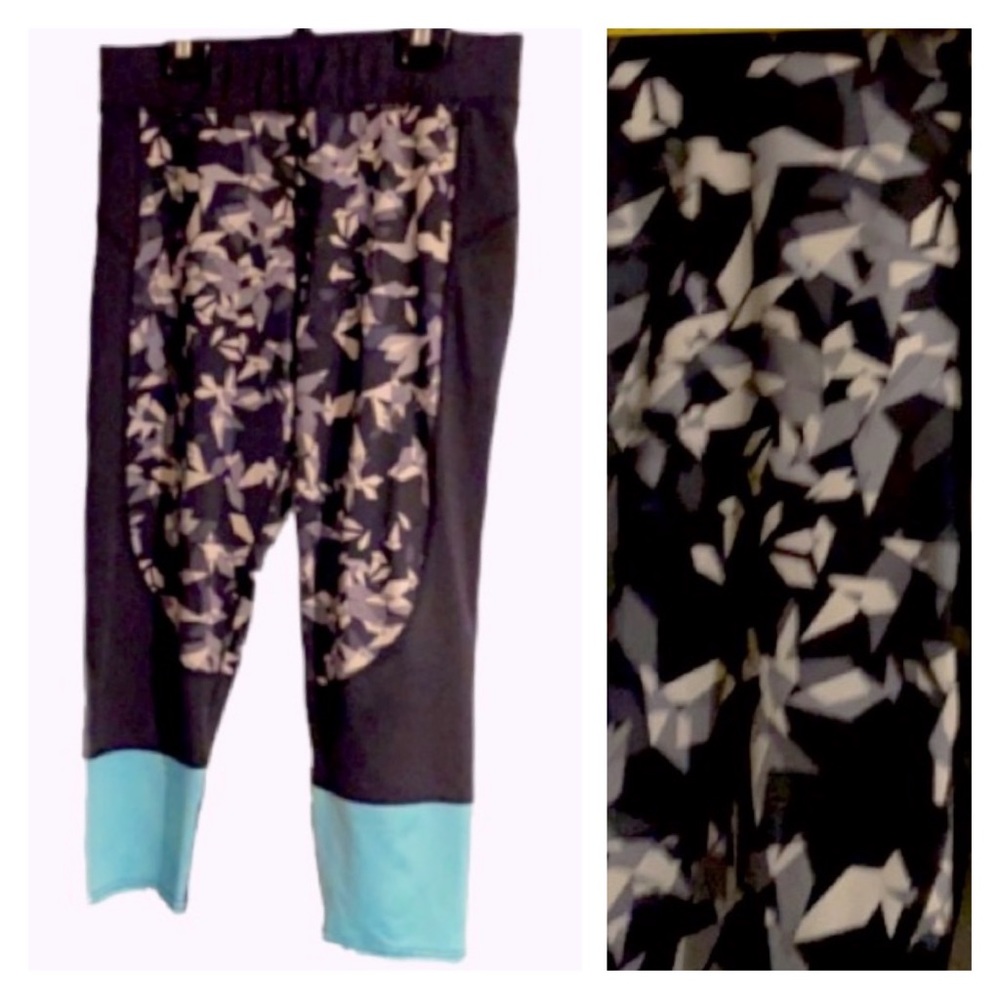 💜 SALE 2/$15 💜 GARAGE Crop Leggings !!!